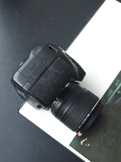 Used Nikon D5300 with Nikon DX VR AF-S Nikkor 18-55mm F3.5-5.6 G II [No charger]