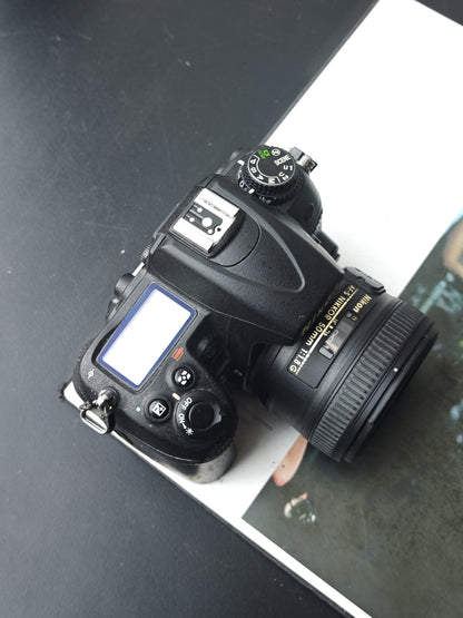 *READ* Used Nikon D7000 with Nikon AF-S Nikkor 50mm F1.8 G Digital Camera [No charger]