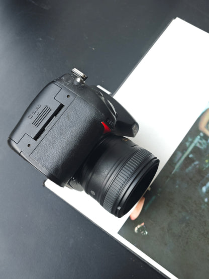 *READ* Used Nikon D7000 with Nikon AF-S Nikkor 50mm F1.8 G Digital Camera [No charger]
