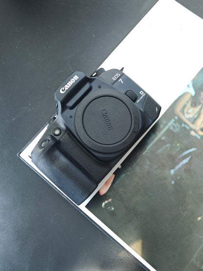 Canon EOS 7 body