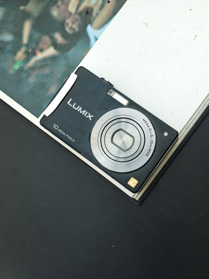 Used Panasonic Lumix DMC-FX500 black Digital Camera [JPN only, No charger]