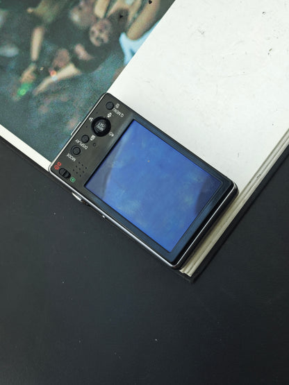 Used Panasonic Lumix DMC-FX500 black Digital Camera [JPN only, No charger]