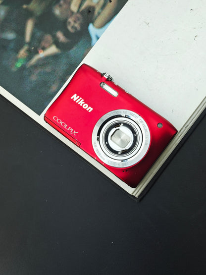 *READ* Used Nikon Coolpix S2900 red Digital Camera [No charger]