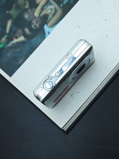 Used Casio EXILIM EX-Z800 silver Digital Camera [No charger]
