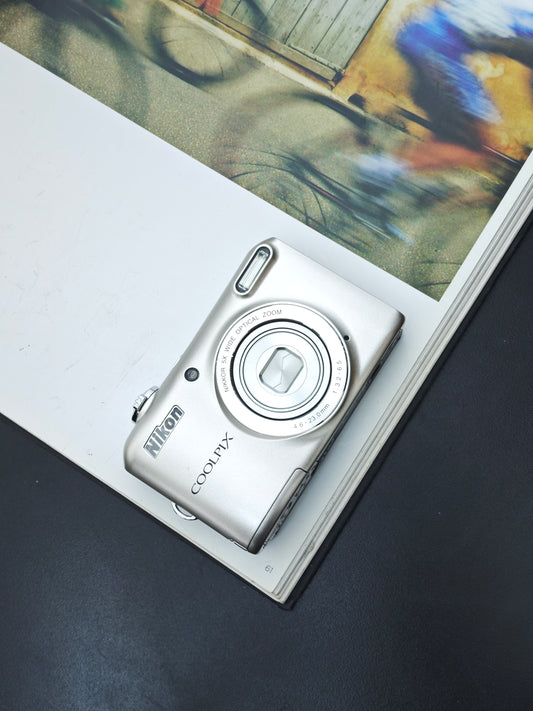 Used Nikon Coolpix L28 silver Digital Camera [with box]