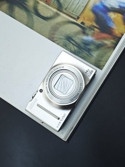 *READ* Used Nikon Coolpix S8200 silver Digital Camera [No charger] #20001147