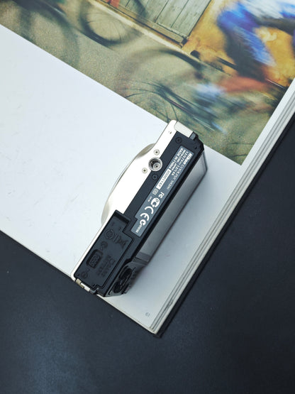 *READ* Used Nikon Coolpix S8200 silver Digital Camera [No charger] #20001147