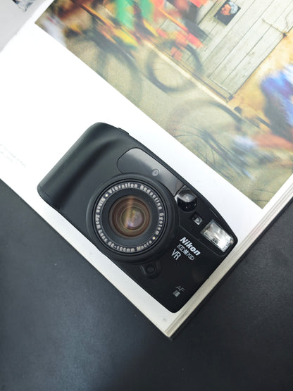 Nikon Zoom 700 VR QD