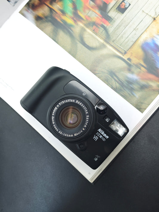 Nikon Zoom 700 VR QD