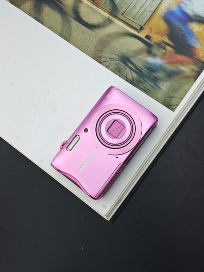 Used Nikon Coolpix S3700 pink Digital Camera [No charger]