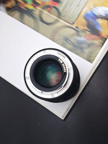 Canon Macro Lens EF 100mm F2.8 L IS USM