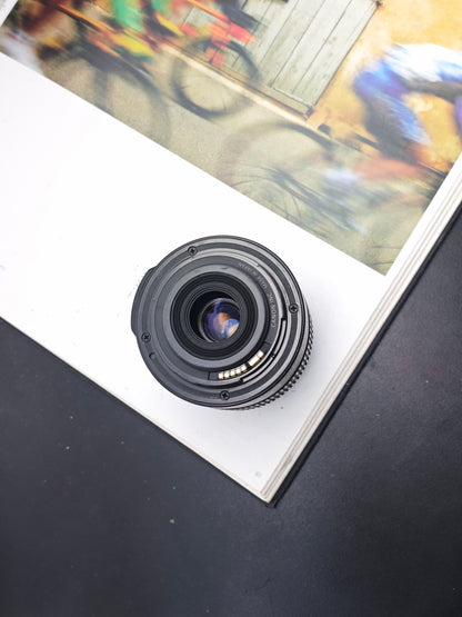 Canon Zoom Lens EF-S 18-55mm F3.5-5.6 IS