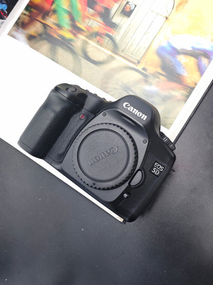 Used Canon EOS 5D Digital Camera [No charger]