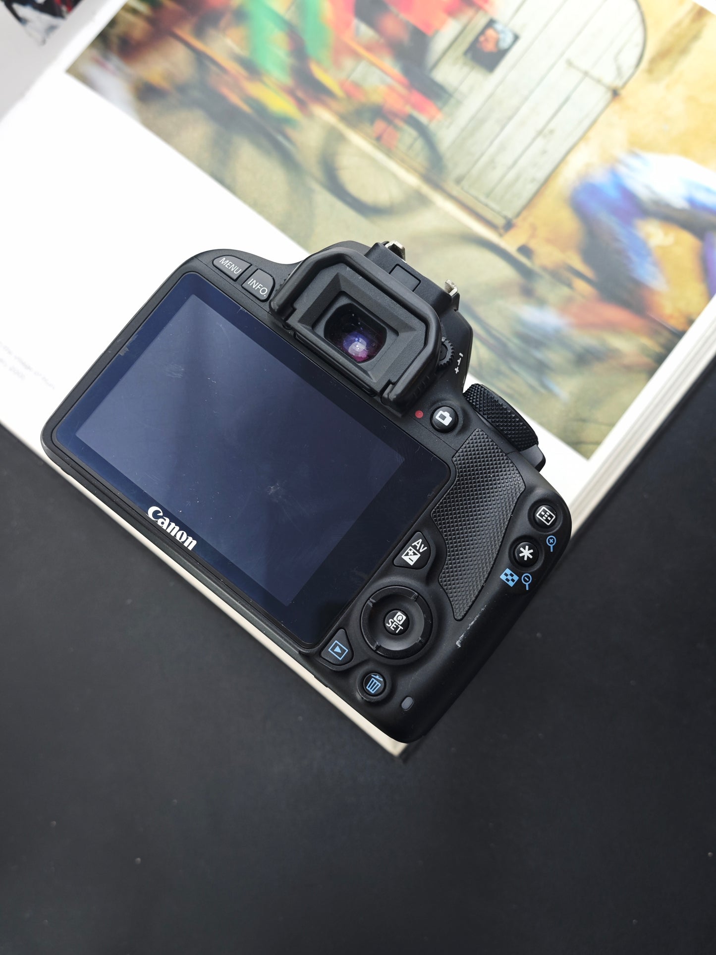 Used Canon EOS Kiss X7 with Canon Lens EF-S 18-55mm F3.5-5.6 IS STM [with box]