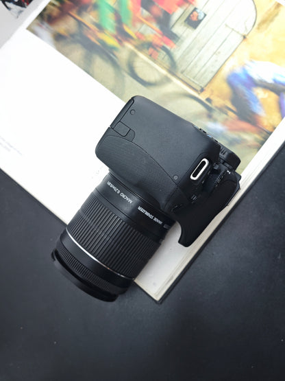 Used Canon EOS Kiss X7 with Canon Lens EF-S 18-55mm F3.5-5.6 IS STM [with box]