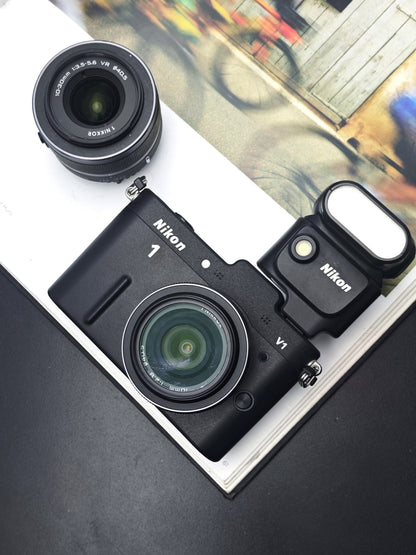 Used Nikon 1 V1 with 10mm F2.8 and 10-30mm F3.5-5.6 VR (+Speedlight SB-N5)