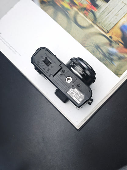 Used Nikon 1 V1 with 10mm F2.8 and 10-30mm F3.5-5.6 VR (+Speedlight SB-N5)