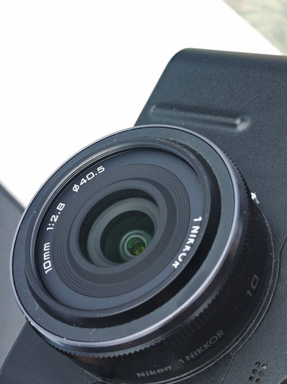 Used Nikon 1 V1 with 10mm F2.8 and 10-30mm F3.5-5.6 VR (+Speedlight SB-N5)