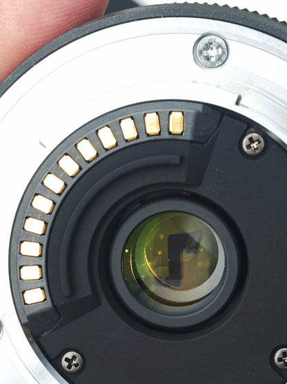 Used Nikon 1 V1 with 10mm F2.8 and 10-30mm F3.5-5.6 VR (+Speedlight SB-N5)