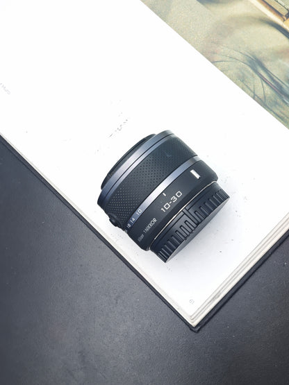 Used Nikon 1 V1 with 10mm F2.8 and 10-30mm F3.5-5.6 VR (+Speedlight SB-N5)