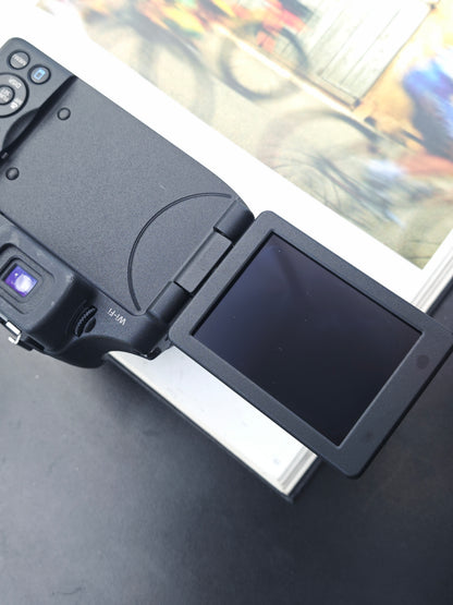 Used Canon PowerShot SX60 HS Digital Camera [No charger]