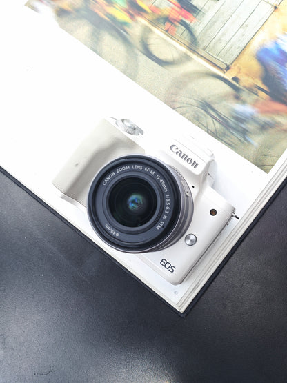 Used Canon EOS Kiss M with Zoom EF-M 15-45mm F3.5-6.3 IS STM
