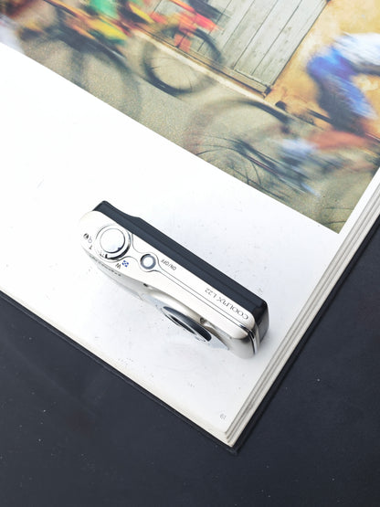 Used Nikon Coolpix L22 silver Digital Camera [with box]