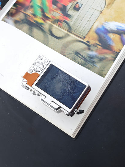 Used Panasonic Lumix DMC-GF7 with G Vario 12-32mm F3.5-5.6 [JPN only,No charger]