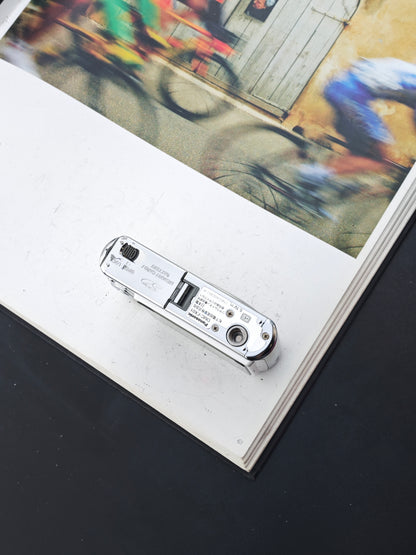 Used Panasonic Lumix DMC-FX01 white Digital Camera [No charger]