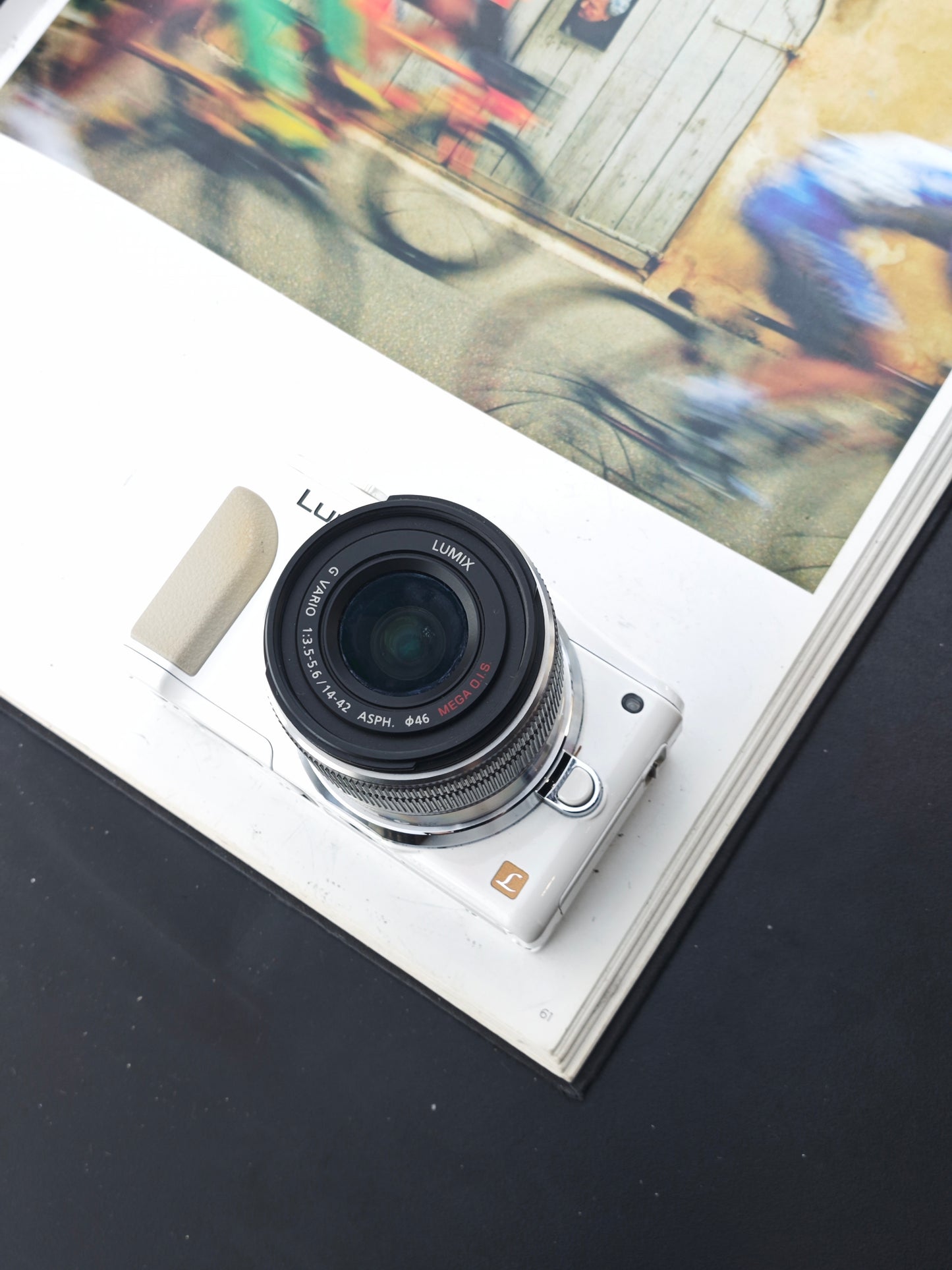 Used Panasonic Lumix DMC-GF6 with G Vario 14-42mm F3.5-5.6 [JPN only, No charger]