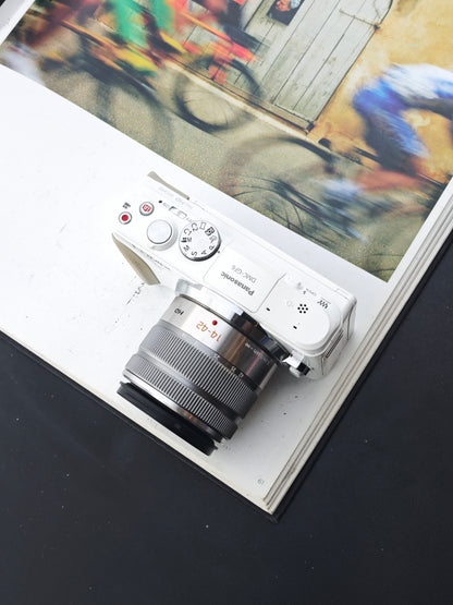 Used Panasonic Lumix DMC-GF6 with G Vario 14-42mm F3.5-5.6 [JPN only, No charger]