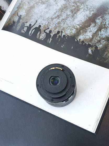 Canon Zoom Lens EF-S 18-55mm F4-5.6 IS STM