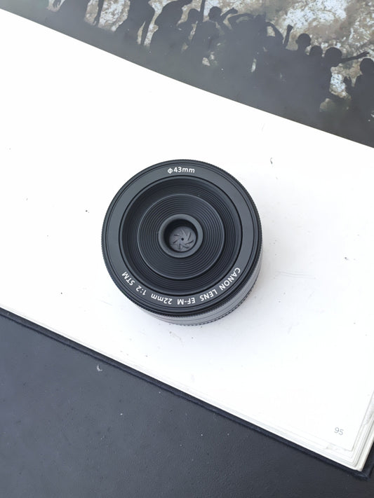Canon Lens EF-M 22mm F2 STM