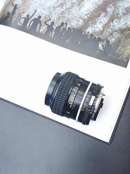 Nikon Nikkor 105mm F2.5 Ai