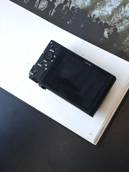 Used Sony Cyber-Shot DSC-WX500 Digital Camera [JPN only, No charger]