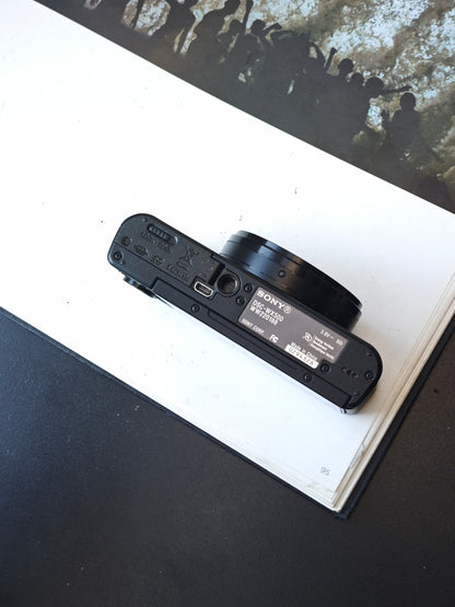 Used Sony Cyber-Shot DSC-WX500 Digital Camera [JPN only, No charger]