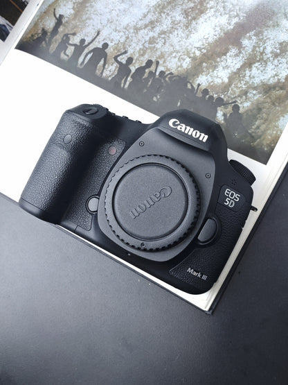 Used Canon EOS 5D Mark III body Digita Camera [with box] #041033001330