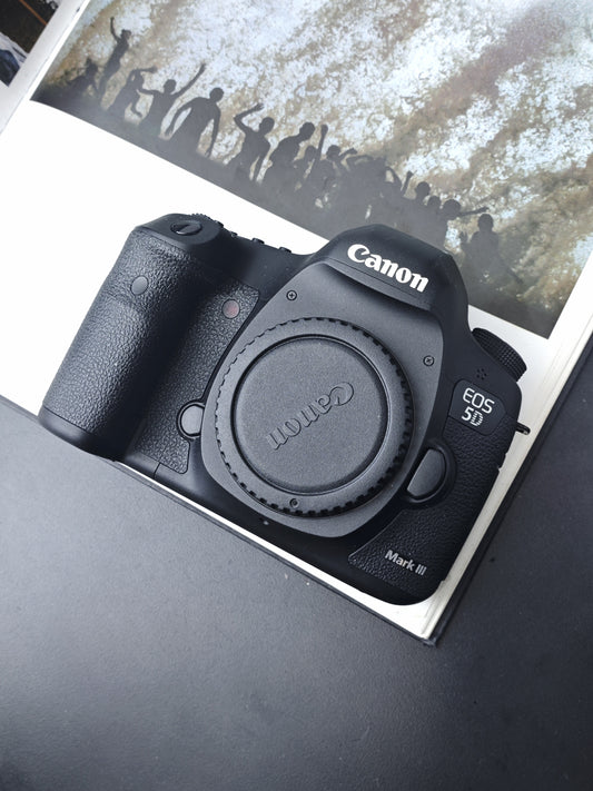Used Canon EOS 5D Mark III body Digita Camera [with box] #041033001330