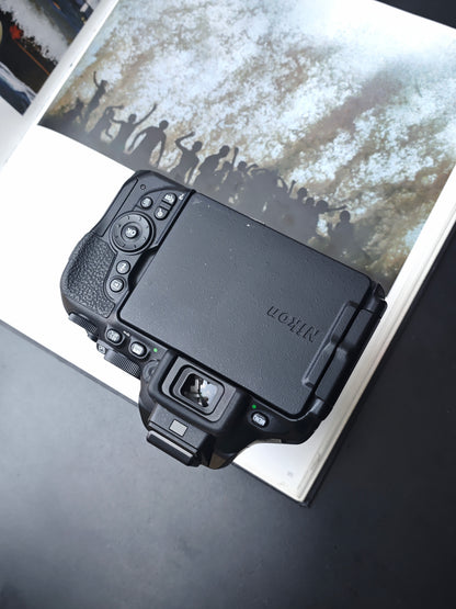 Used Nikon D5600 with Double Zoom Kit Digital Camera #2069959