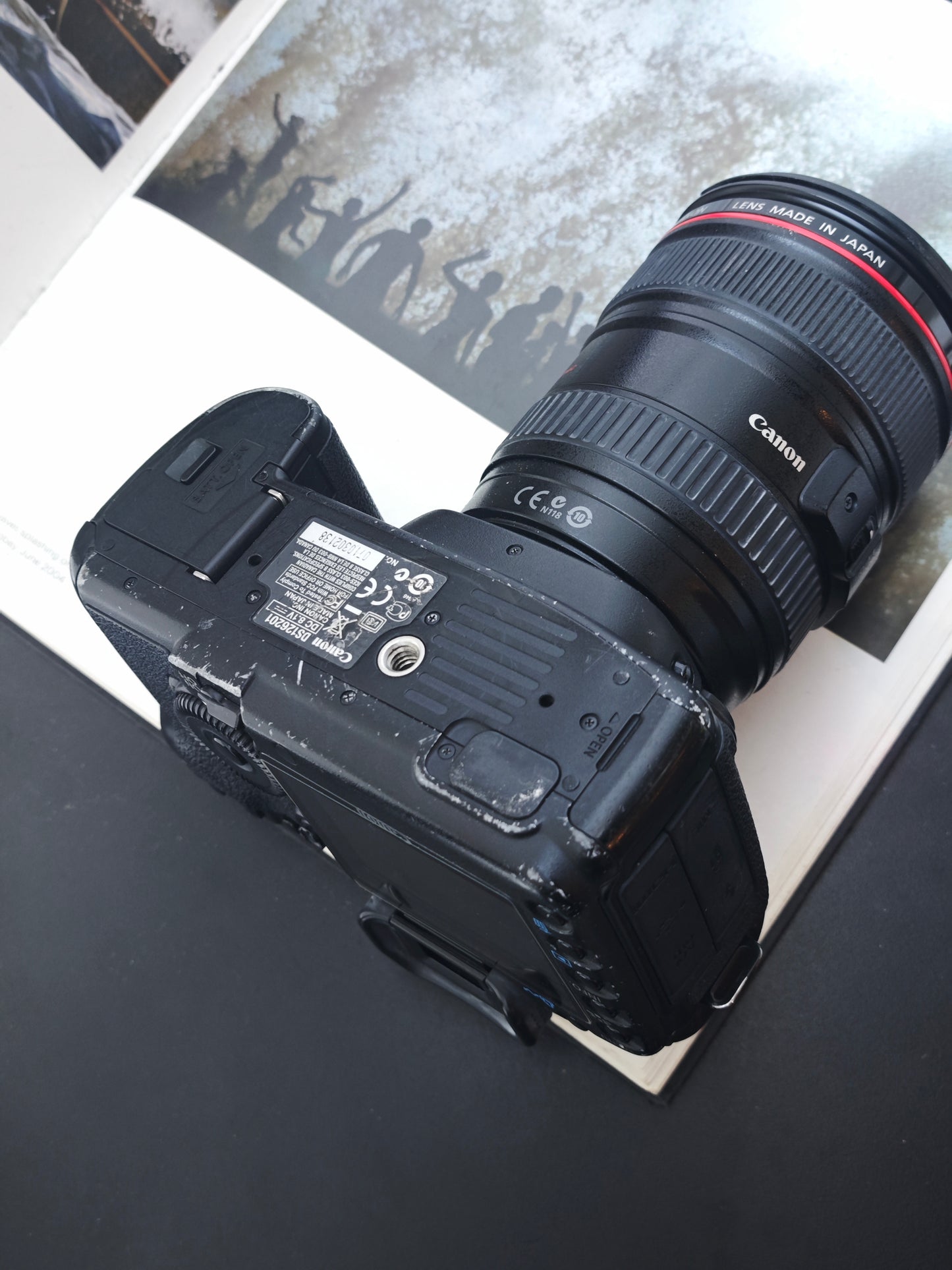Used  Canon EOS 5D Mark II with Zoom EF 24-105mm F4 L IS USM Digital Camera [No charger]