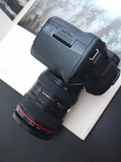 Used  Canon EOS 5D Mark II with Zoom EF 24-105mm F4 L IS USM Digital Camera [No charger]
