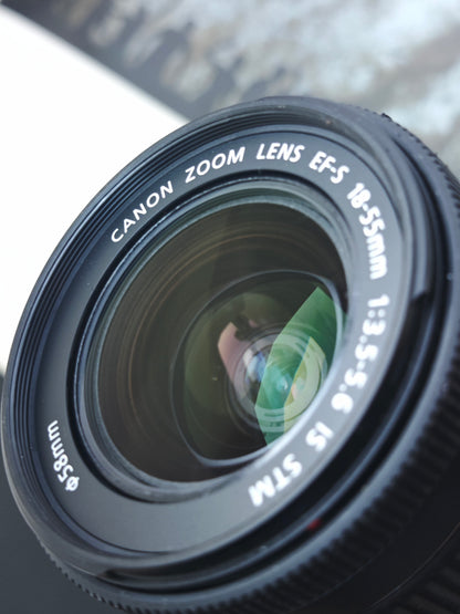Used Canon EOS Kiss X7 with EF-S 18-55mm F3.5-5.6 IS STM [No charger]