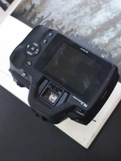 Used Sony α230 with DT 18-55mm F3.5-5.6 SAM [JPN only, no charger]
