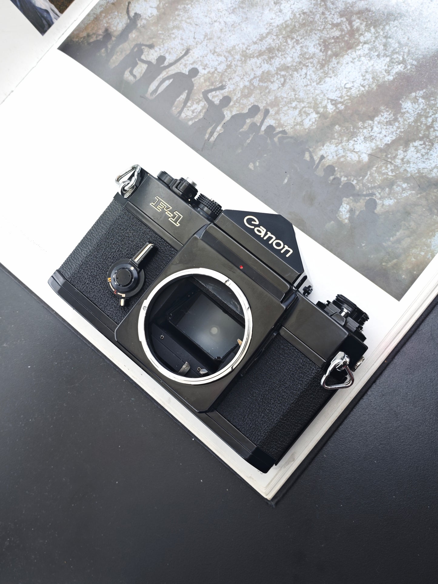 Canon F-1 body