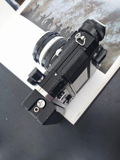 *READ* Nikon F eyelevel black with Nikon Nippon kogaku Nikkor-S Auto 5cm F2