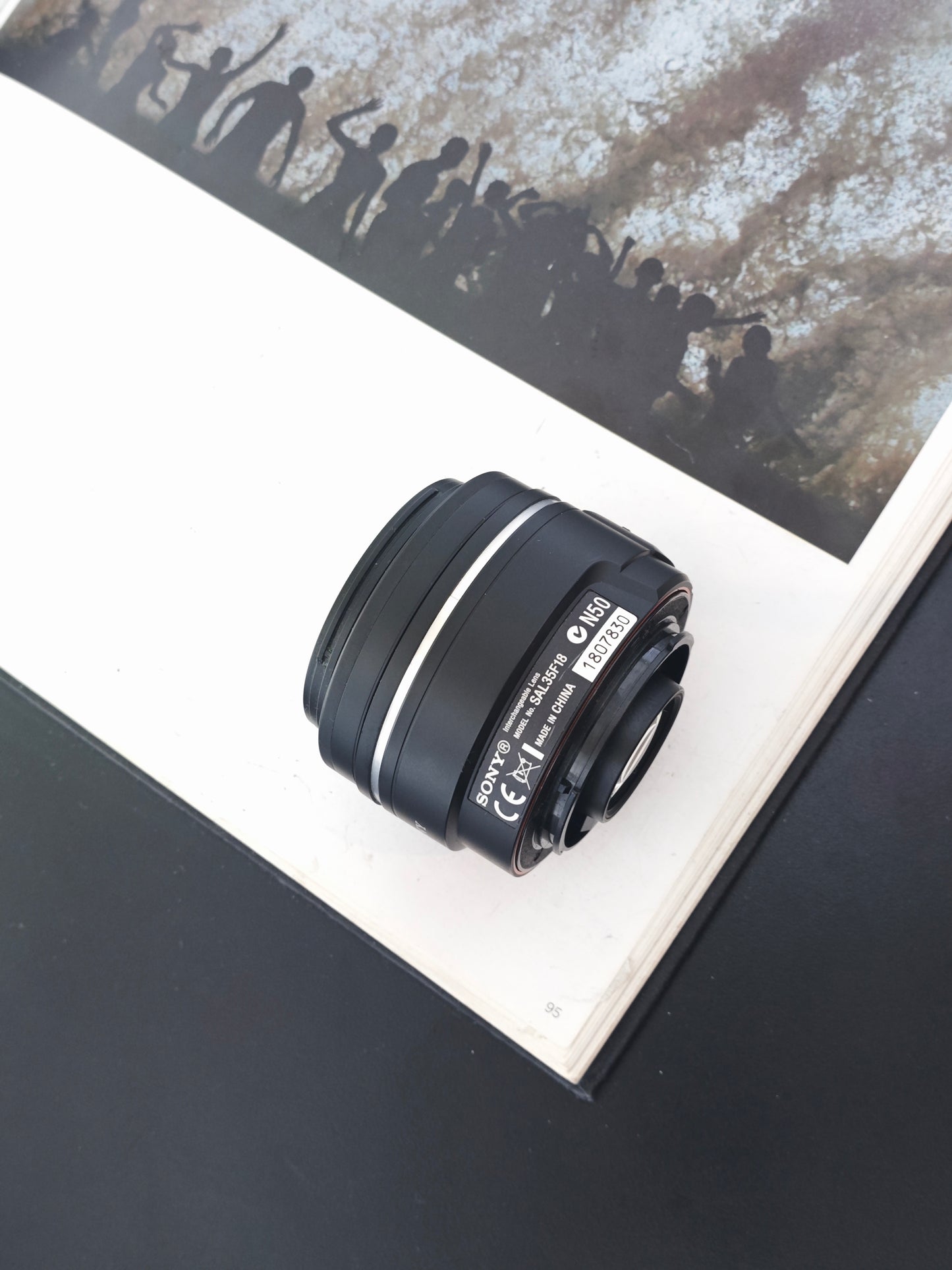 Sony AF 35mm F1.8 DT [SAL35F18]