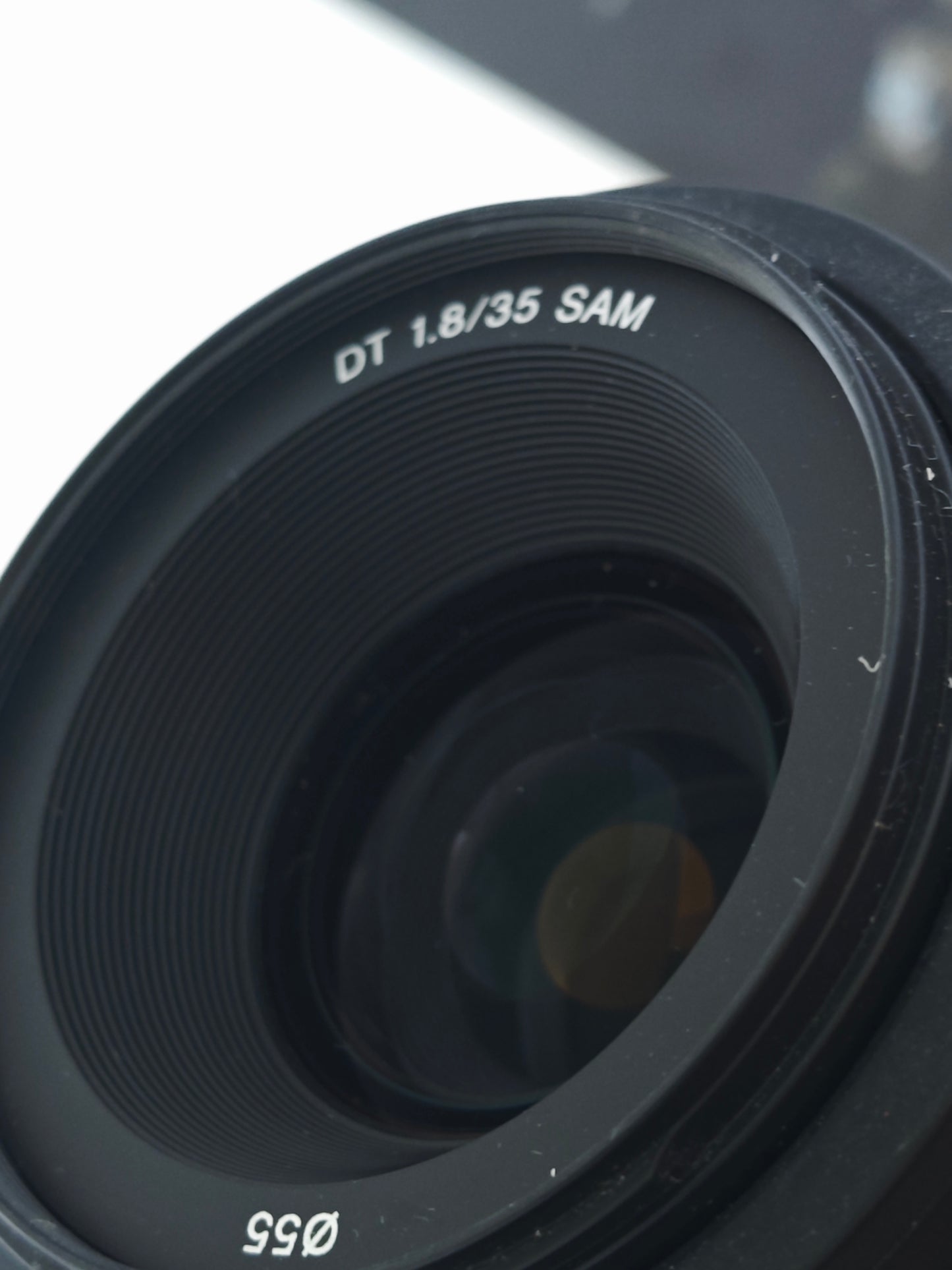 Sony AF 35mm F1.8 DT [SAL35F18]