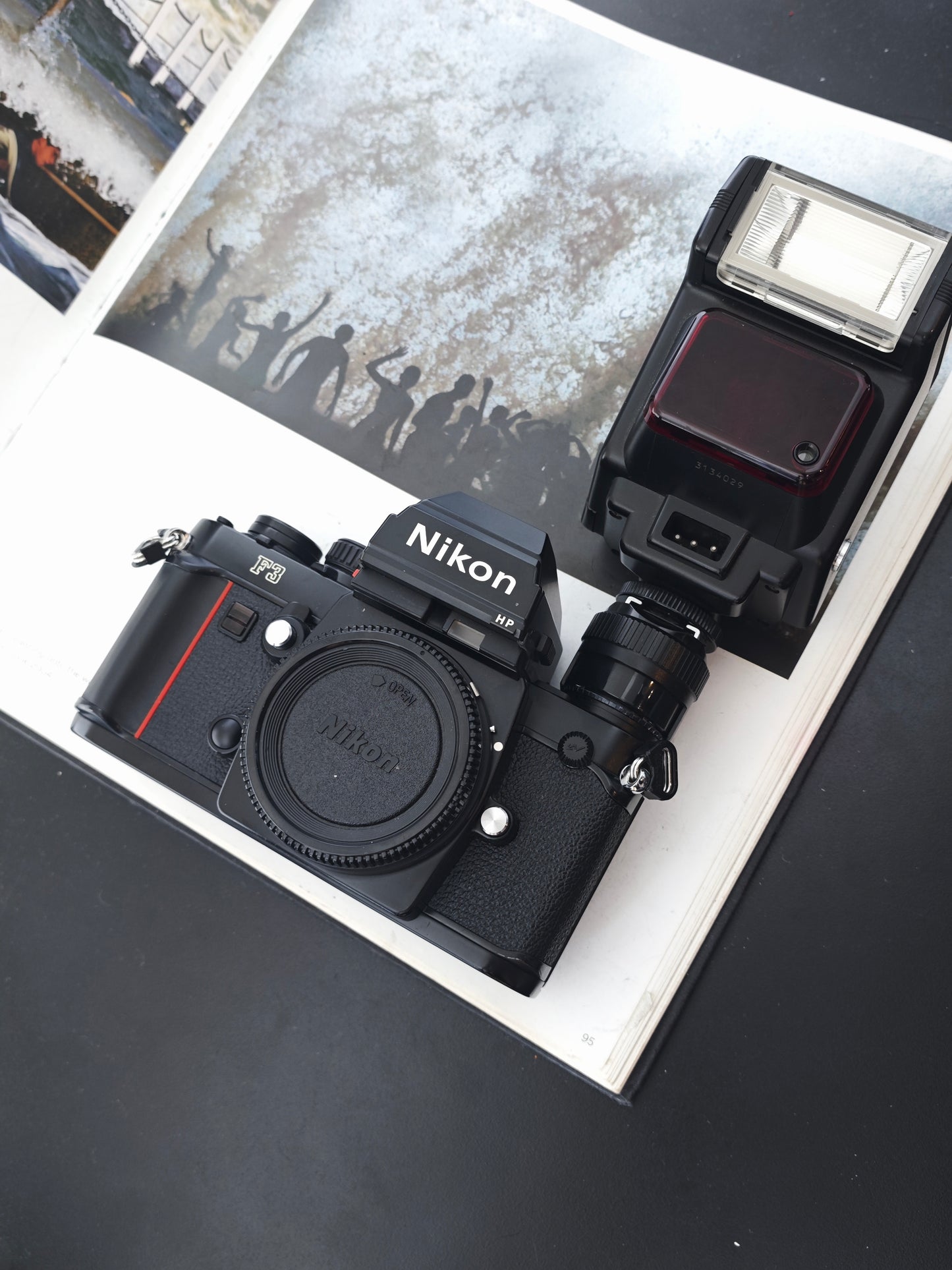 Nikon F3HP with Nikon SB-22