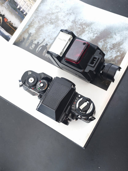 Nikon F3HP with Nikon SB-22