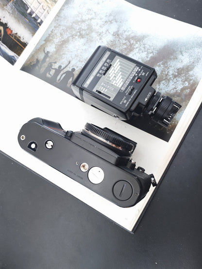 Nikon F3HP with Nikon SB-22